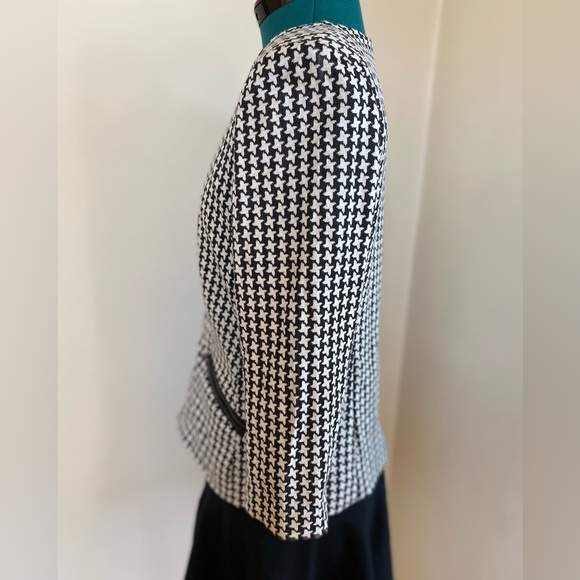 Size S- Black and White Houndstooth ZipUp Blazer jacket - Picture 2 of 7